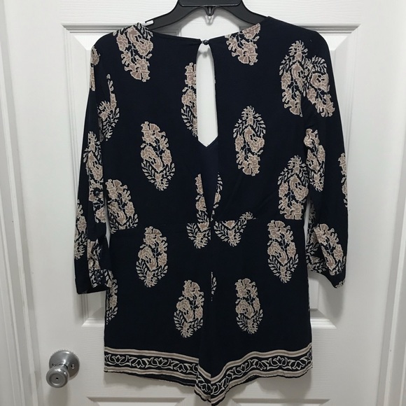 😍Xtaren | Navy Floral Romper - Picture 9 of 12